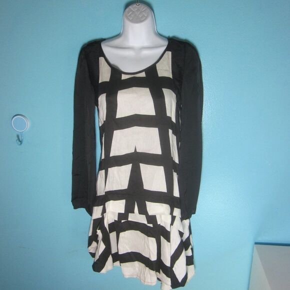 Chloe Womens Size XS Silk Dress Black White Pattern Long Sleeve Asymmetrical Hem - Picture 1 of 12